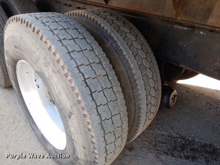 image for item AF9979 2006 International 7500  dump truck