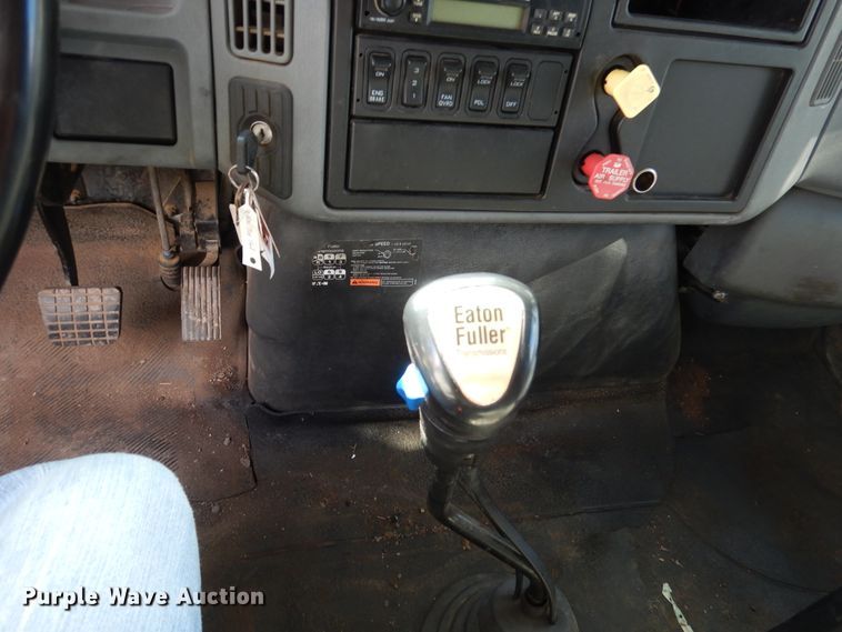 image for item AF9979 2006 International 7500  dump truck