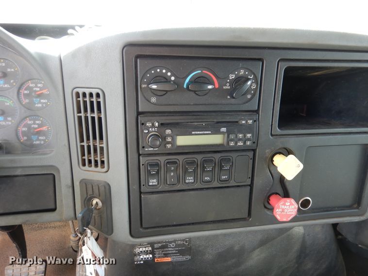 image for item AF9979 2006 International 7500  dump truck