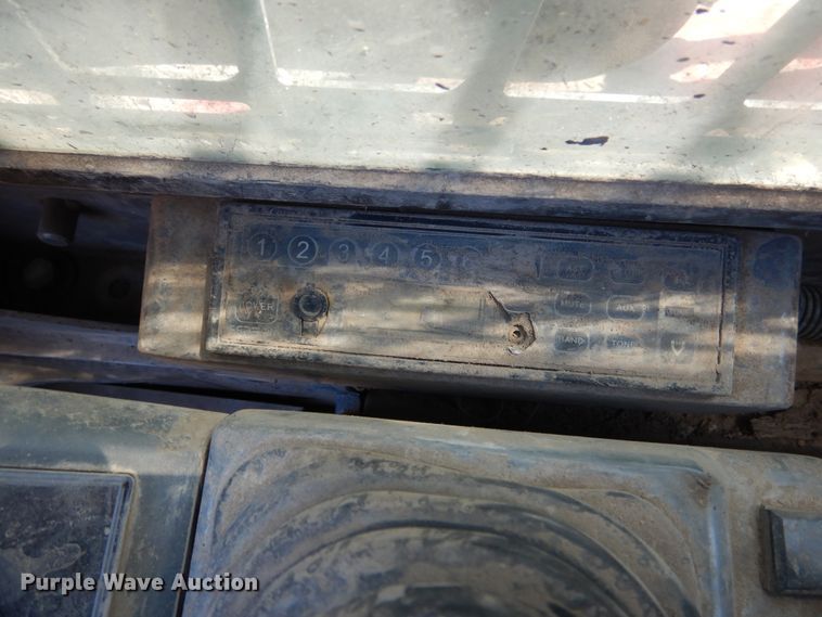 image for item DD2514 2012 Takeuchi TL250  skid steer loader