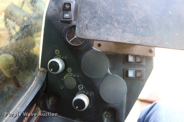 image for item DD6139 2012 Ditch Witch JT100 Mach 1  directional boring unit