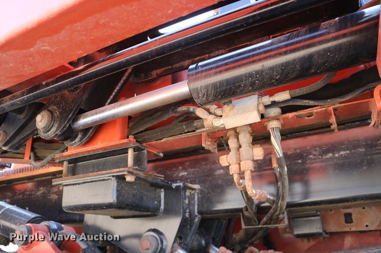 image for item DD6139 2012 Ditch Witch JT100 Mach 1  directional boring unit