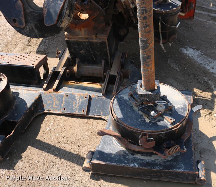 image for item DD6139 2012 Ditch Witch JT100 Mach 1  directional boring unit