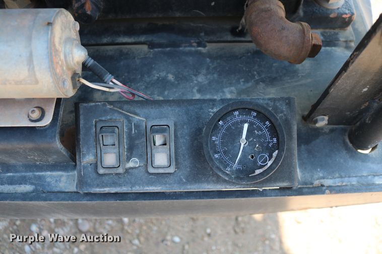 image for item DD6139 2012 Ditch Witch JT100 Mach 1  directional boring unit