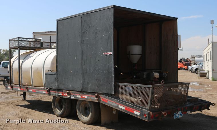 image for item DD6141 2000 Interstate 20DT equipment trailer with mixing system