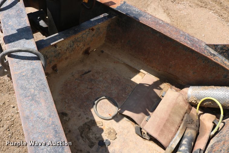 image for item DD6141 2000 Interstate 20DT equipment trailer with mixing system