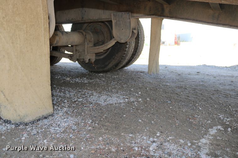 image for item DD6141 2000 Interstate 20DT equipment trailer with mixing system