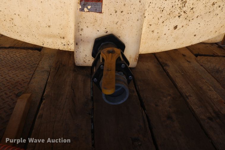 image for item DD6141 2000 Interstate 20DT equipment trailer with mixing system