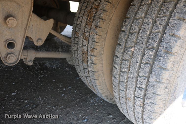 image for item DD6141 2000 Interstate 20DT equipment trailer with mixing system