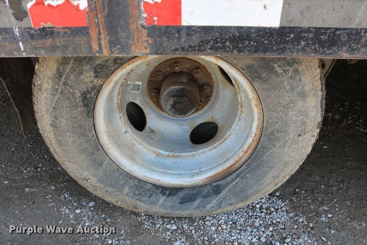 image for item DD6141 2000 Interstate 20DT equipment trailer with mixing system