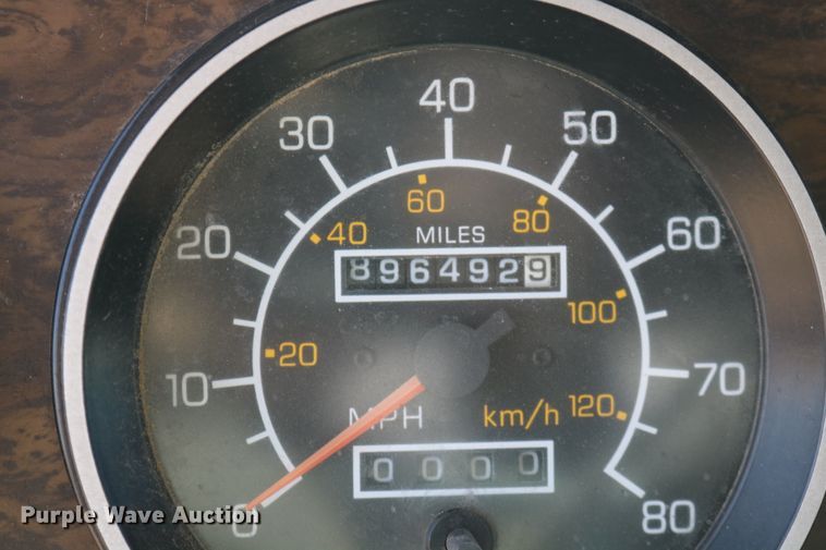 image for item DD6142 1995 Kenworth T800  box truck with mixing system