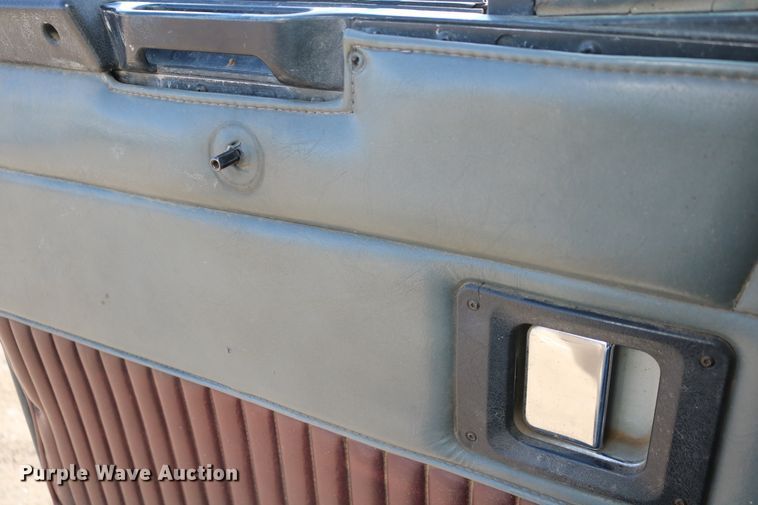 image for item DD6142 1995 Kenworth T800  box truck with mixing system