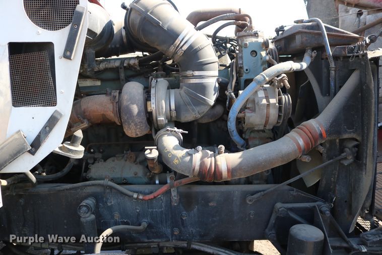 image for item DD6142 1995 Kenworth T800  box truck with mixing system