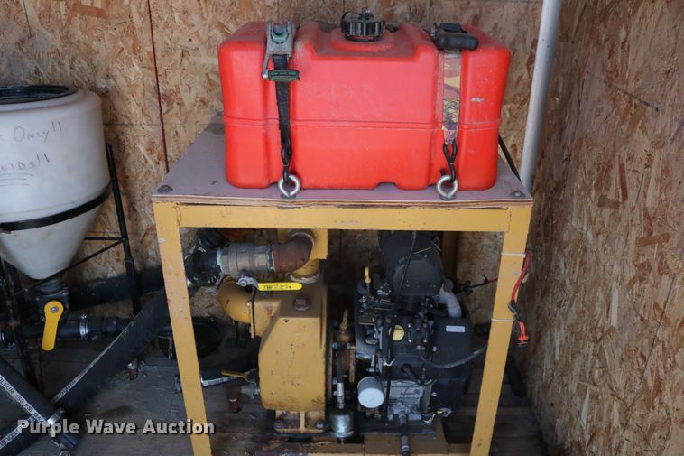 image for item DD6142 1995 Kenworth T800  box truck with mixing system