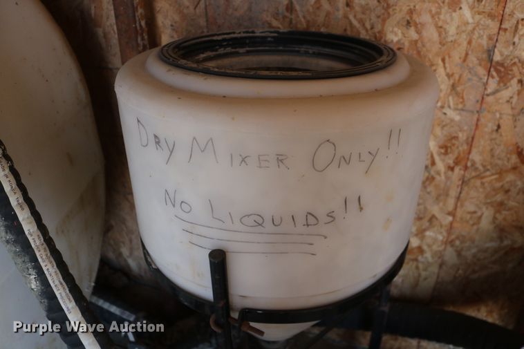 image for item DD6142 1995 Kenworth T800  box truck with mixing system