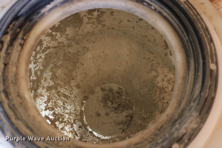 image for item DD6142 1995 Kenworth T800  box truck with mixing system