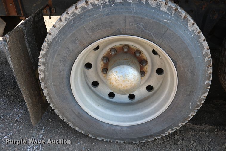 image for item DD6142 1995 Kenworth T800  box truck with mixing system