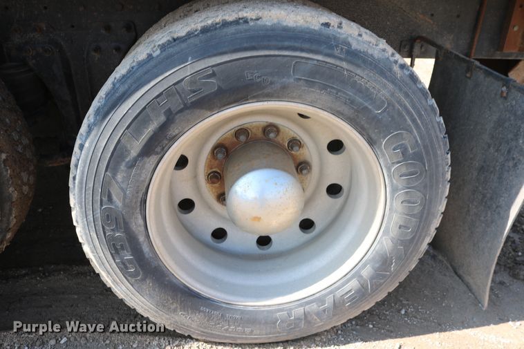 image for item DD6142 1995 Kenworth T800  box truck with mixing system