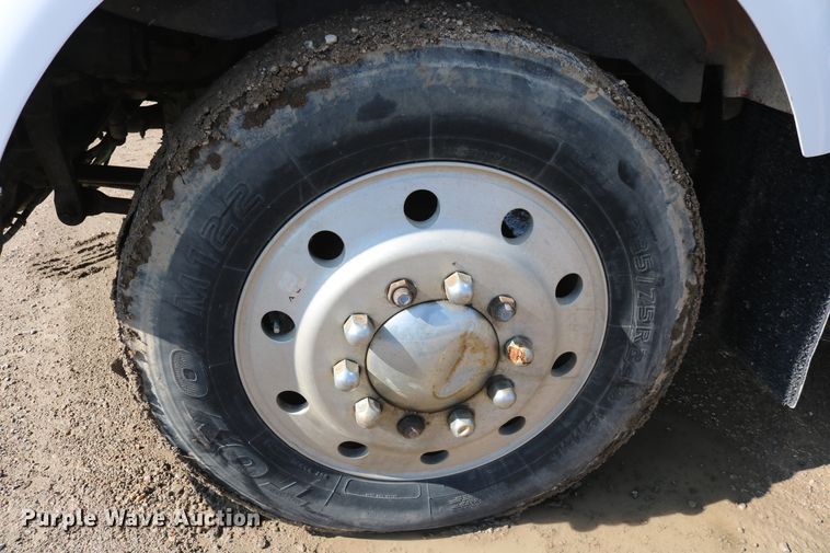 image for item DD6142 1995 Kenworth T800  box truck with mixing system