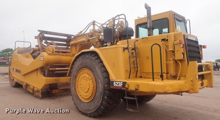 image for item DE0725 1998 Caterpillar 623F  elevating scraper