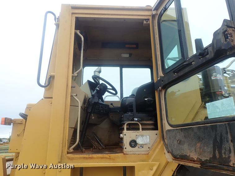 image for item DE0725 1998 Caterpillar 623F  elevating scraper