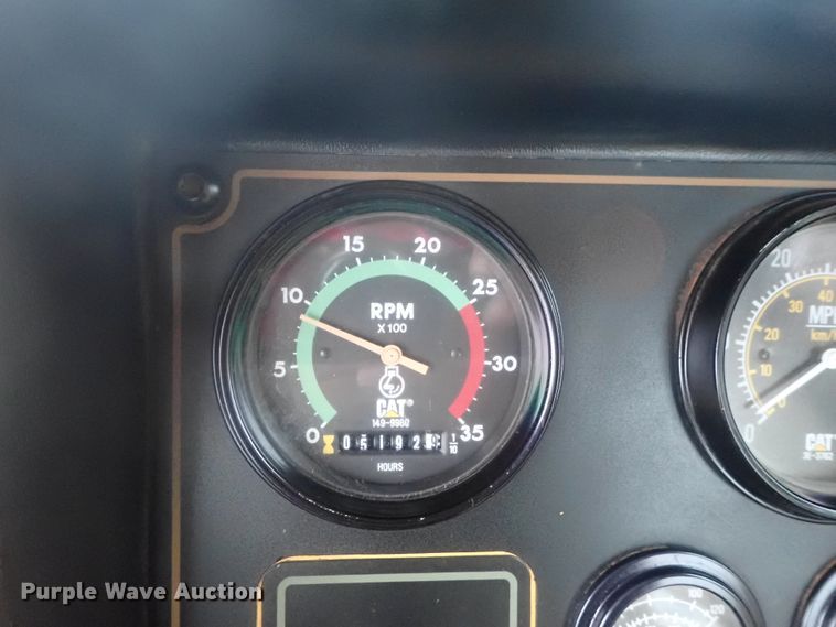 image for item DE0725 1998 Caterpillar 623F  elevating scraper