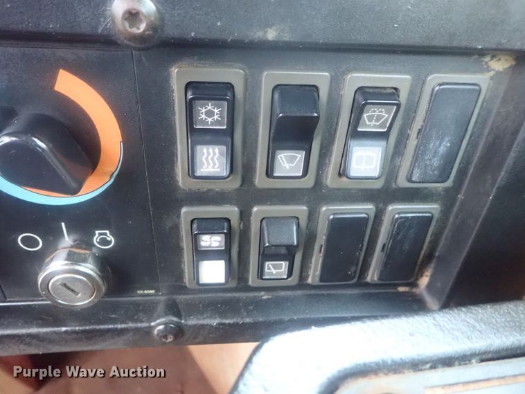 image for item DE0725 1998 Caterpillar 623F  elevating scraper