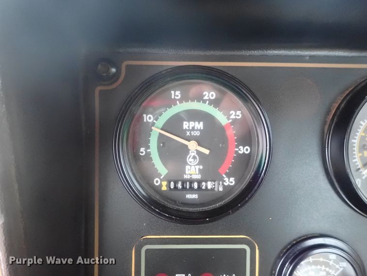 image for item DE0725 1998 Caterpillar 623F  elevating scraper