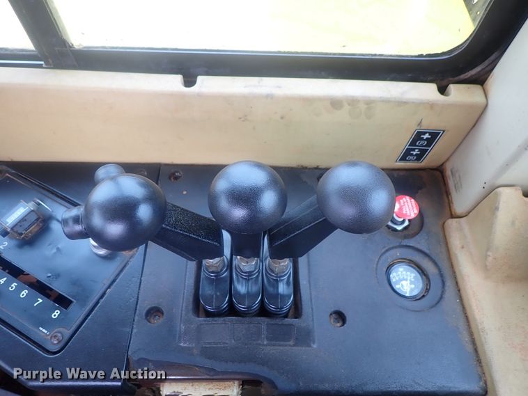 image for item DE0725 1998 Caterpillar 623F  elevating scraper