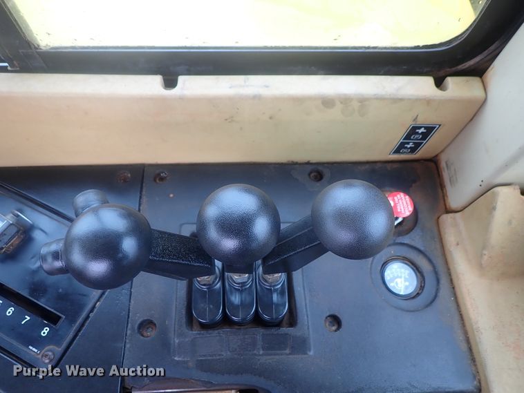 image for item DE0725 1998 Caterpillar 623F  elevating scraper