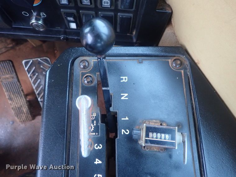 image for item DE0725 1998 Caterpillar 623F  elevating scraper