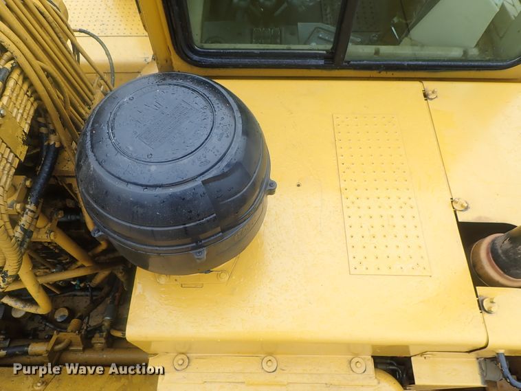 image for item DE0725 1998 Caterpillar 623F  elevating scraper