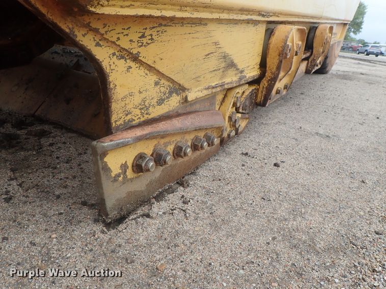 image for item DE0725 1998 Caterpillar 623F  elevating scraper