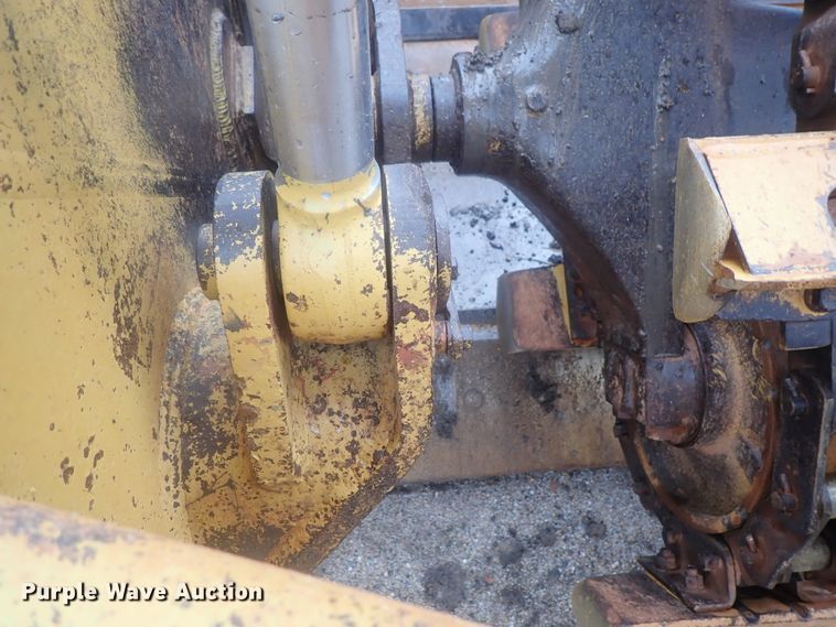 image for item DE0725 1998 Caterpillar 623F  elevating scraper