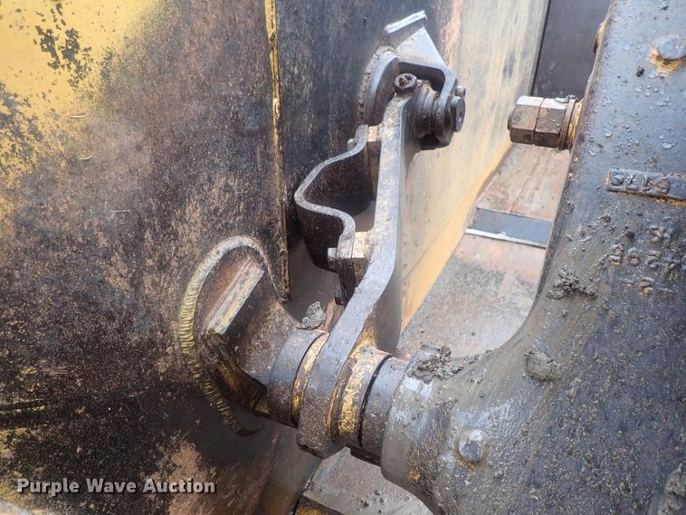 image for item DE0725 1998 Caterpillar 623F  elevating scraper