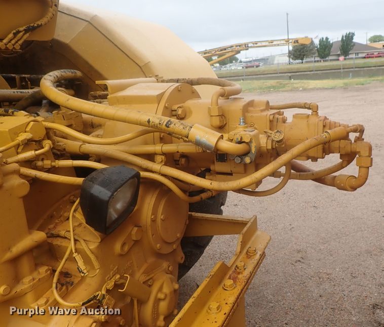 image for item DE0725 1998 Caterpillar 623F  elevating scraper