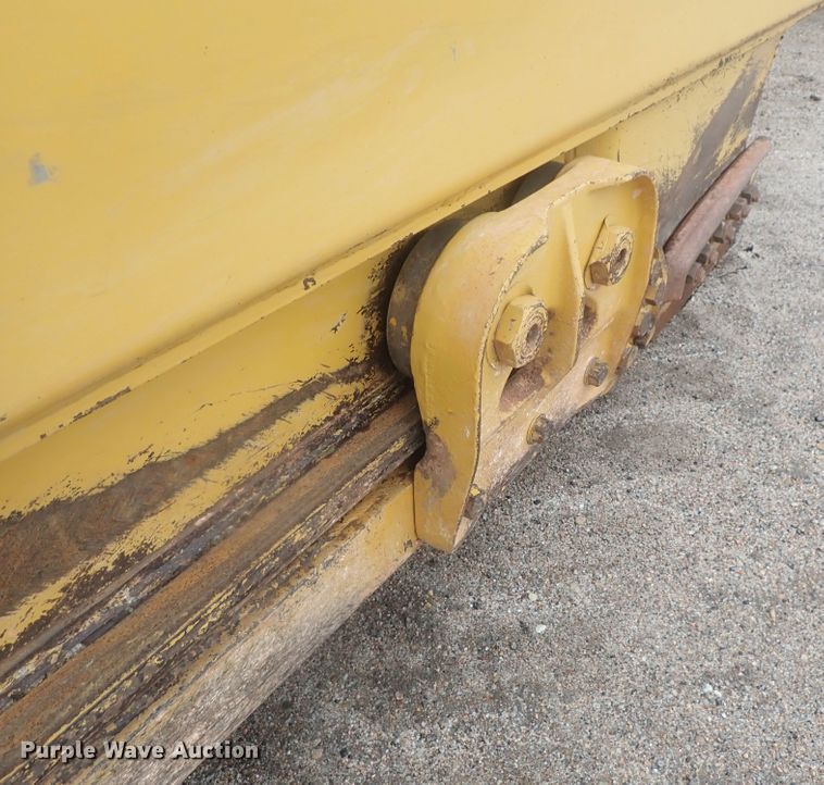 image for item DE0725 1998 Caterpillar 623F  elevating scraper