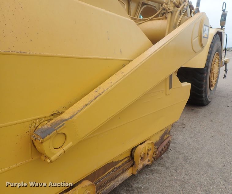 image for item DE0725 1998 Caterpillar 623F  elevating scraper