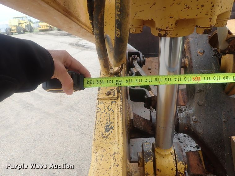 image for item DE0725 1998 Caterpillar 623F  elevating scraper