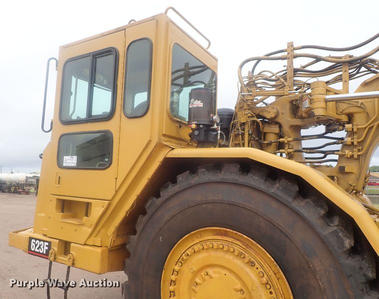 image for item DE0725 1998 Caterpillar 623F  elevating scraper