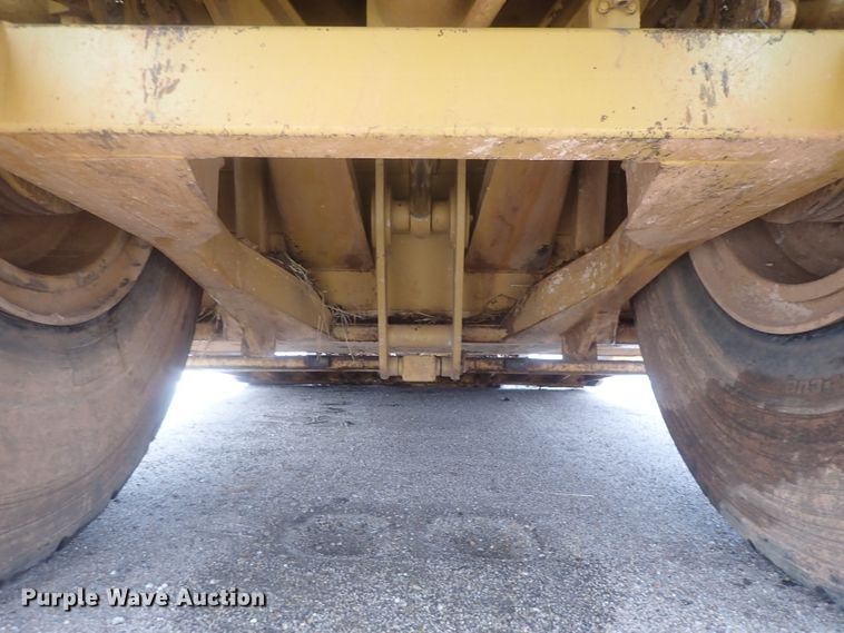 image for item DE0725 1998 Caterpillar 623F  elevating scraper