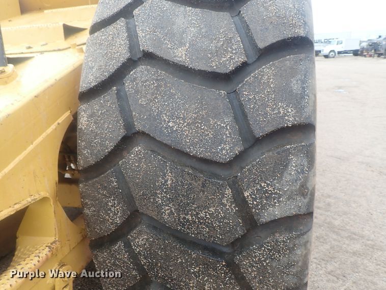 image for item DE0725 1998 Caterpillar 623F  elevating scraper