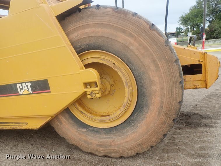 image for item DE0725 1998 Caterpillar 623F  elevating scraper