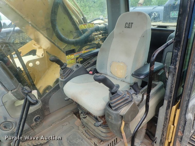 image for item DE0742 2007 Caterpillar 330D L  excavator