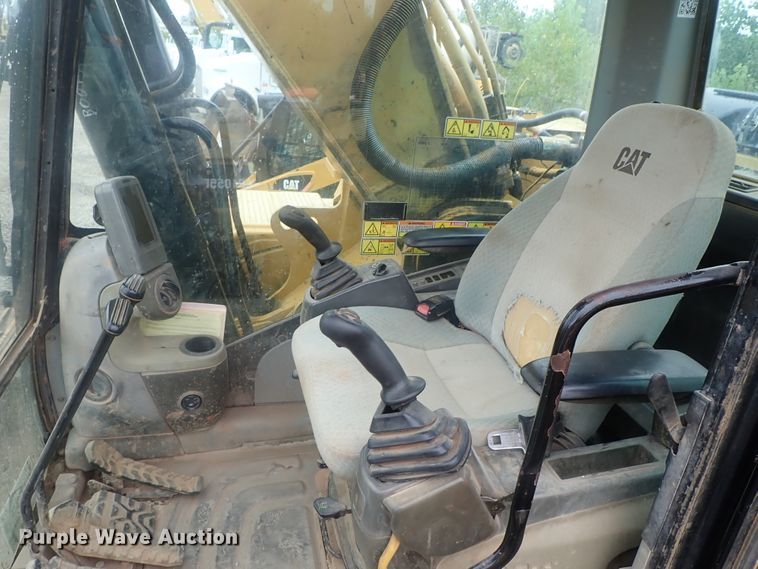 image for item DE0742 2007 Caterpillar 330D L  excavator