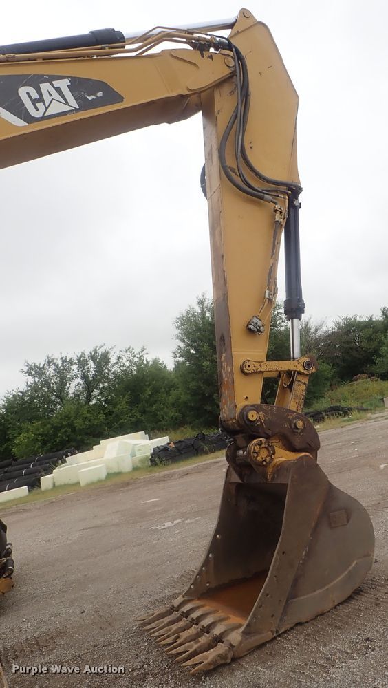 image for item DE0742 2007 Caterpillar 330D L  excavator
