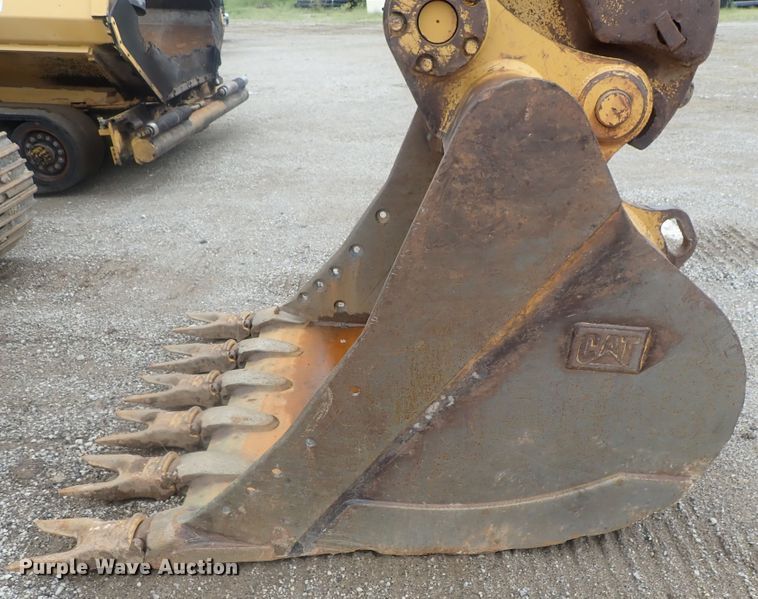 image for item DE0742 2007 Caterpillar 330D L  excavator