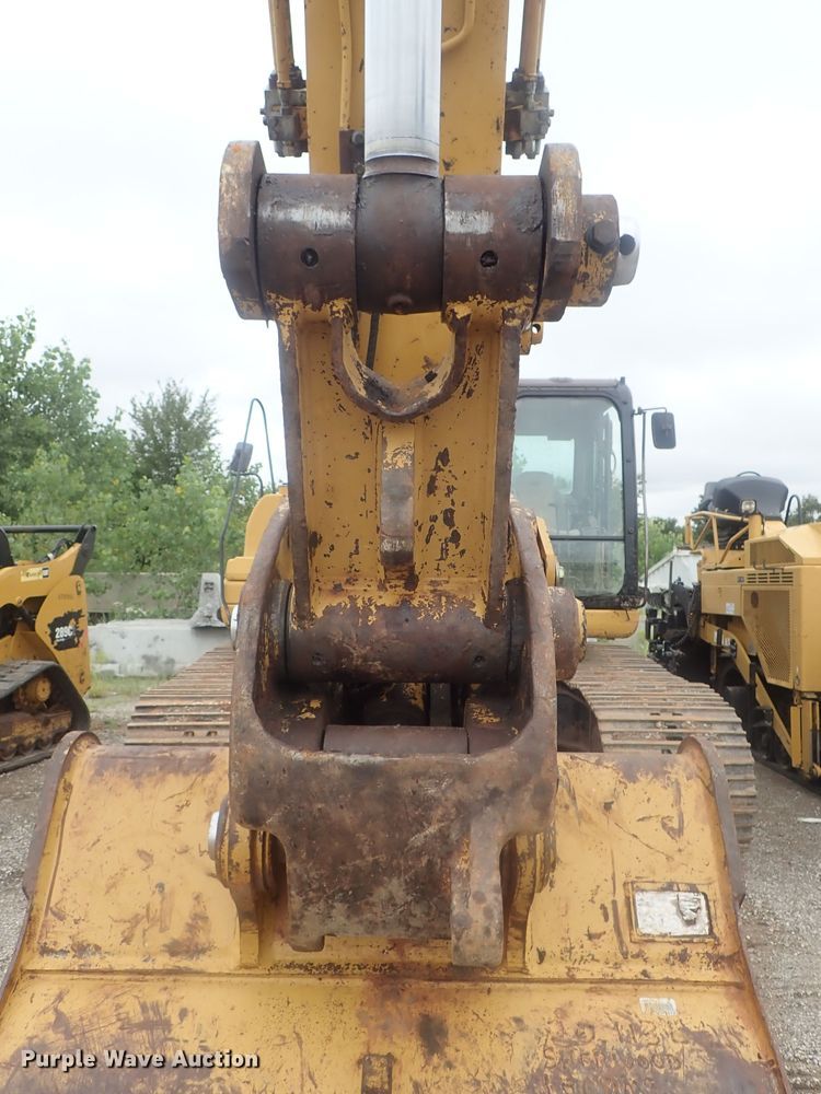 image for item DE0742 2007 Caterpillar 330D L  excavator
