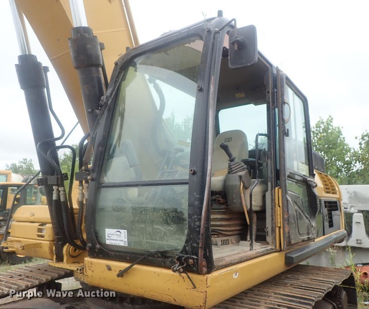 image for item DE0742 2007 Caterpillar 330D L  excavator
