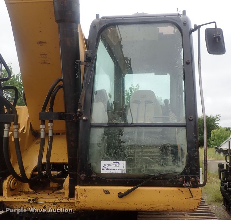 image for item DE0742 2007 Caterpillar 330D L  excavator